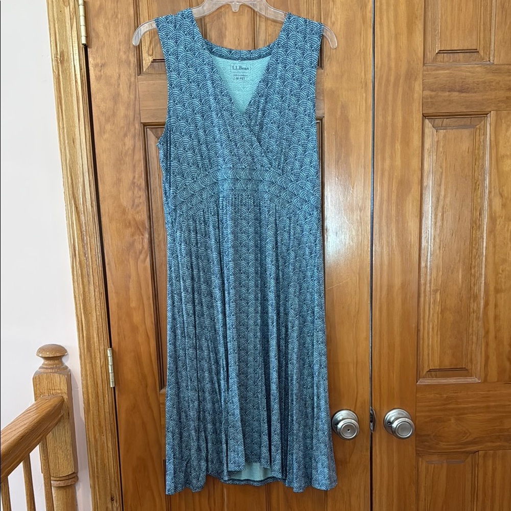 L.L. Bean Navy Teal Tile Patterned Easy Knit Dress V-Neck Sleeveless M Petite